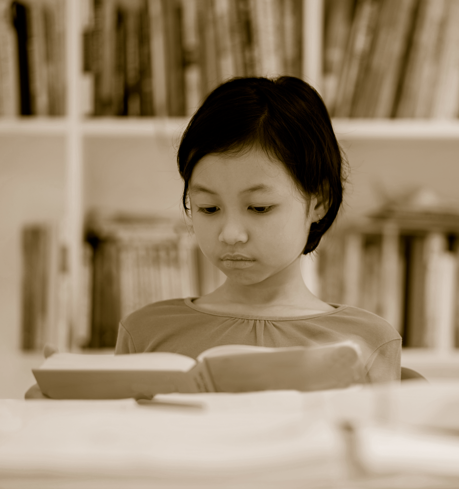 hanna in library